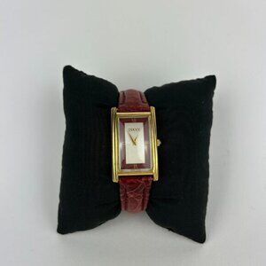 GUCCI 2600M Vintage Women's Quartz Watch Red Leather band
